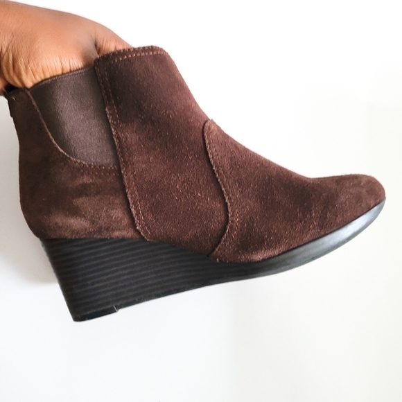 Clarks brown wedged booties - Picture 14 of 14